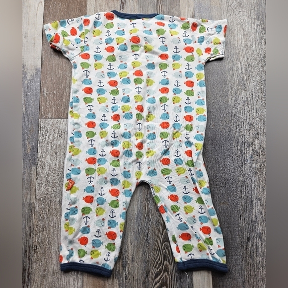 Magnificent Baby 6 Months fish + anchor theme onesie Magnet Snaps - Picture 4 of 5